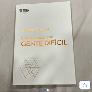 Inteligencia Emocional Book in White and Gold